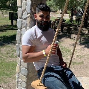 Meet your Posher, Esteban